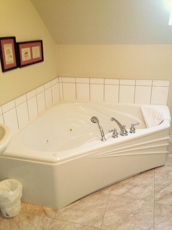 Mackenzie House B&B By Elevate Rooms Port Hawkesbury Dış mekan fotoğraf