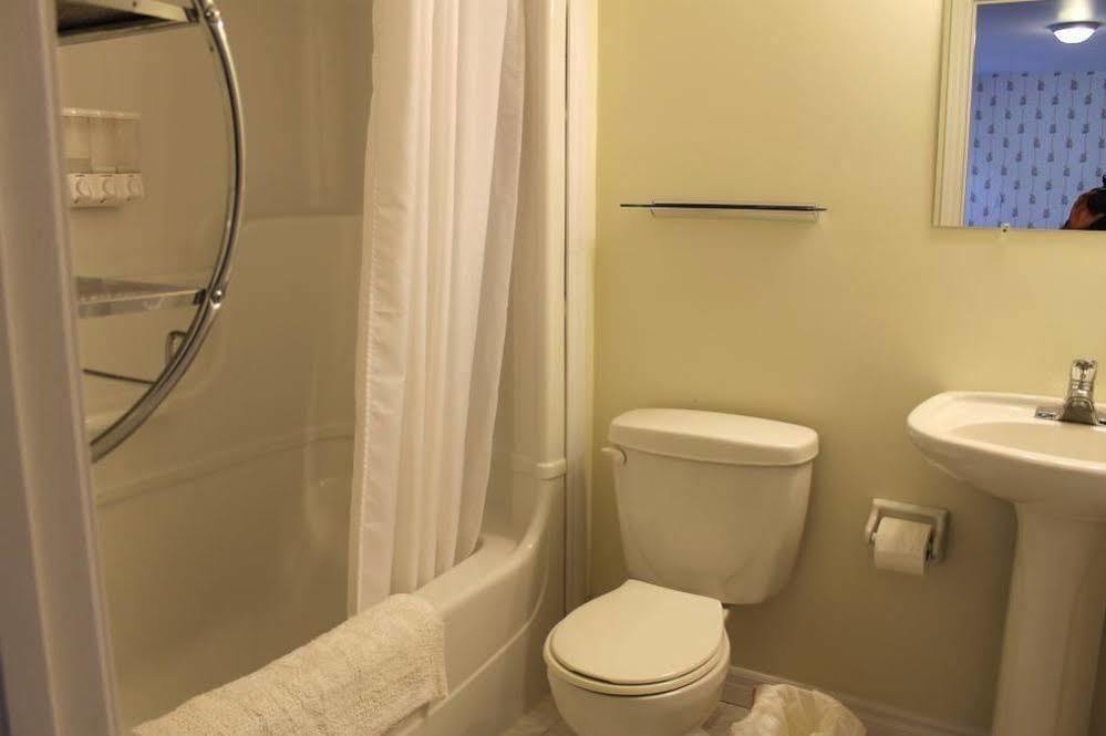 Mackenzie House B&B By Elevate Rooms Port Hawkesbury Dış mekan fotoğraf