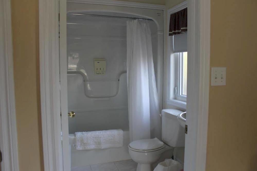 Mackenzie House B&B By Elevate Rooms Port Hawkesbury Dış mekan fotoğraf