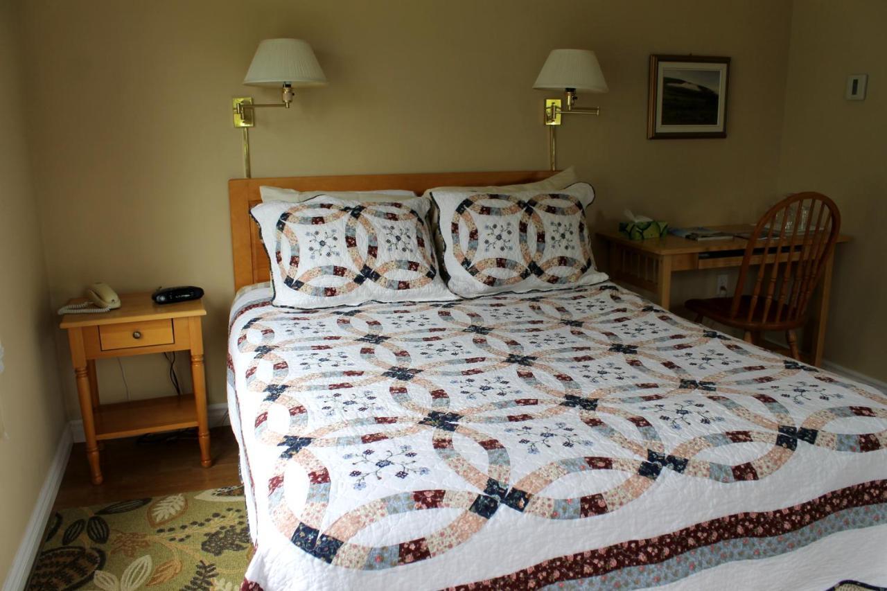 Mackenzie House B&B By Elevate Rooms Port Hawkesbury Dış mekan fotoğraf
